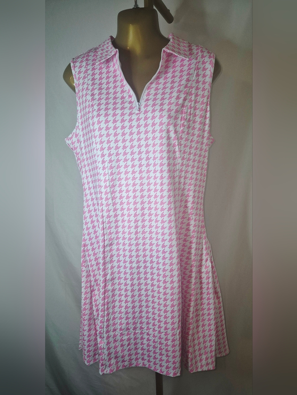 SONEVEN Workout Pink & White Houndstooth Zip-Dress With Shorts & Pockets Sz L